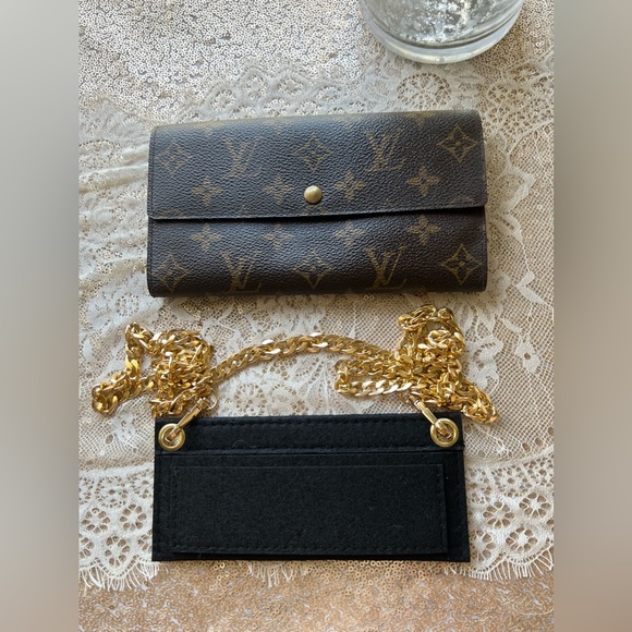 LOUIS VUITTON Monogram Sarah Long Wallet With Included Insert/Crossbody Chain - Picture 5 of 16